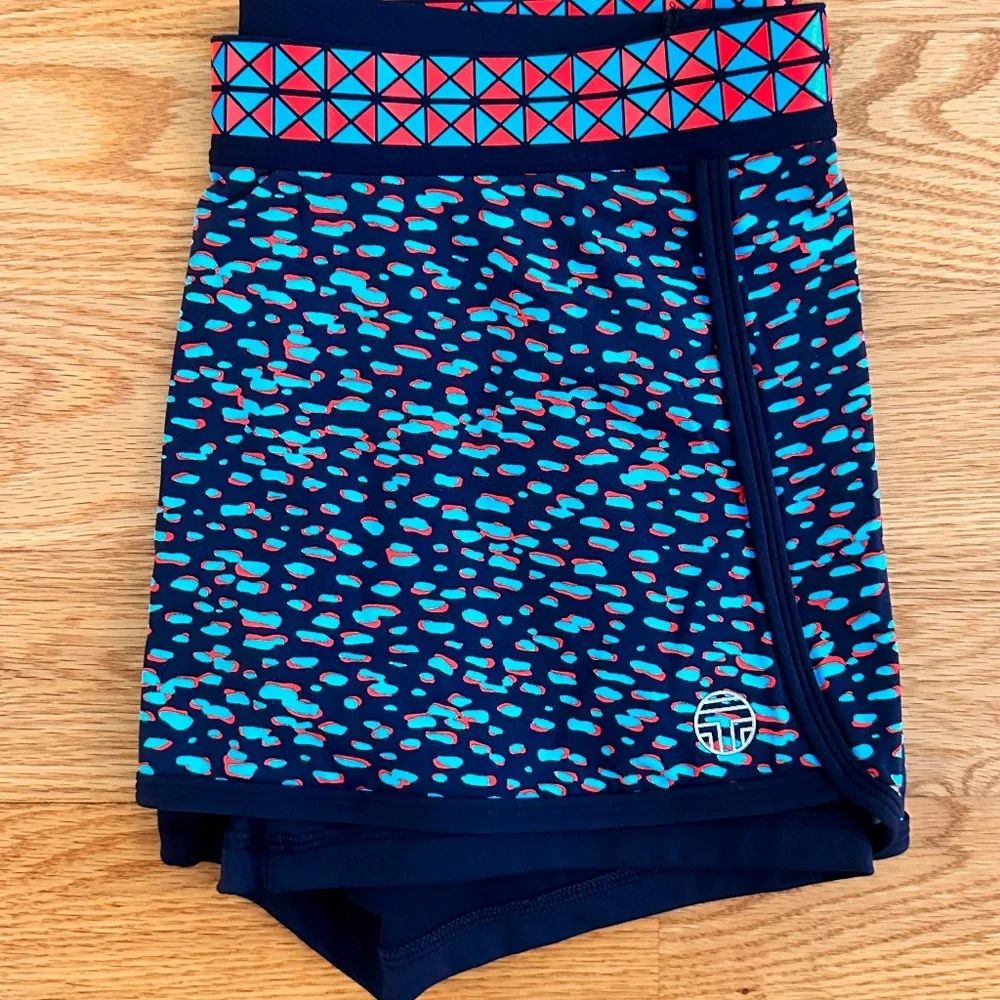 Tory Burch Sport NWOT Spotted Skort (M)